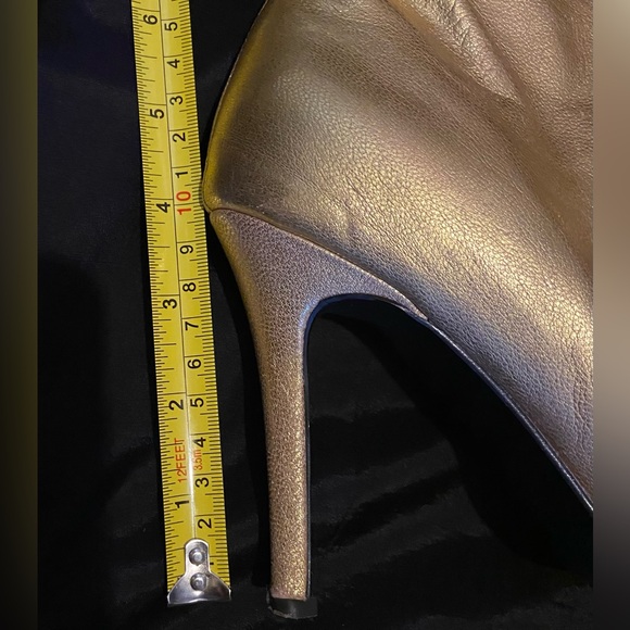 Leather boots.Super sexy, comfy. Metallic gold & glamorous.Worn 1 New Year’s Eve - Picture 2 of 14